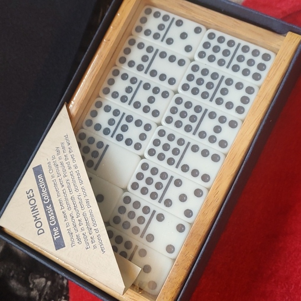 Dominoes Set in Box - Picture 3 of 7